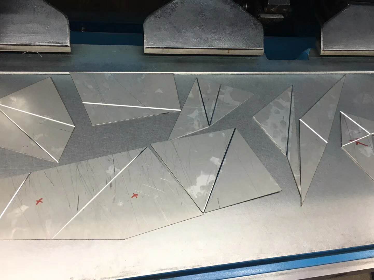 國輝刨槽機(jī)已抵達(dá)泰國，客戶很滿意
